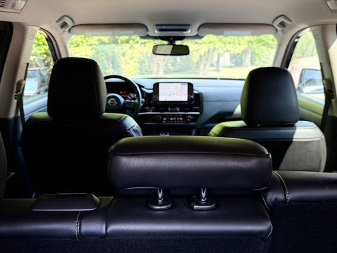 Used 2022 Nissan Pathfinder SL FWD image 29