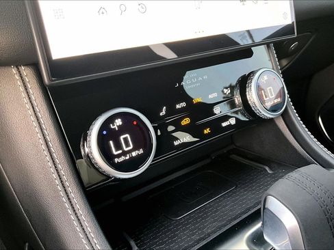 Used 2026 Jaguar F-PACE R-Dynamic S image 33