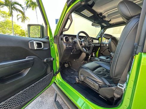 Used 2018 Jeep Wrangler Sport AWD/4WD image 15