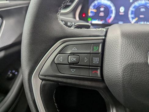 New 2024 Jeep Grand Cherokee Altitude image 23