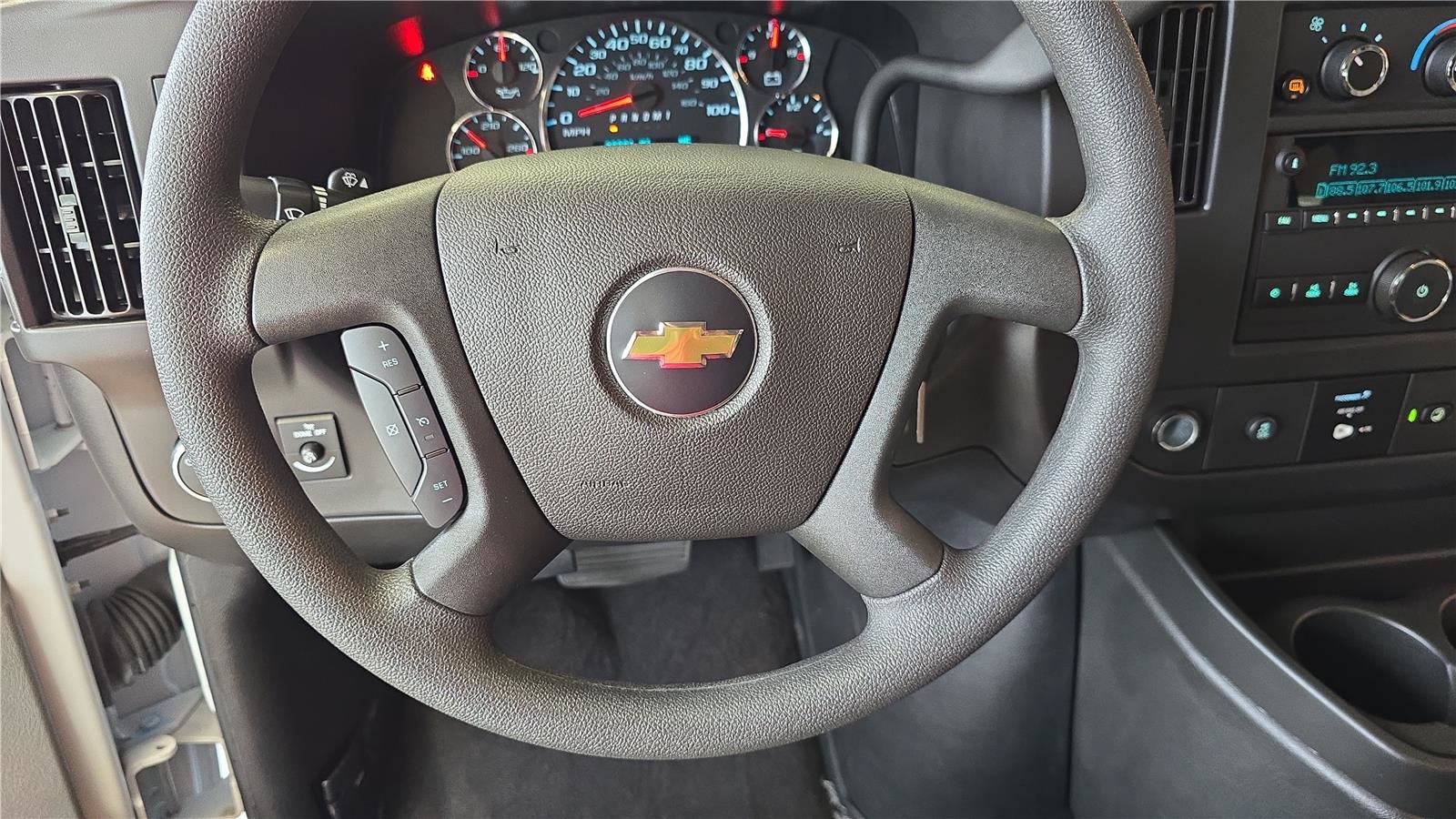 Used 2025 Chevrolet Express 3500 LT w/ LT Preferred Equipment Group RWD image 26