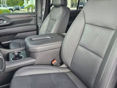 Used 2024 Chevrolet Tahoe Z71 w/ Luxury Package AWD/4WD image 16