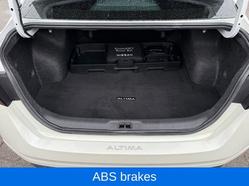 Used 2024 Nissan Altima 2.5 SR w/ SR Premium Package image 39