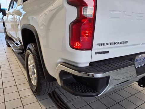 Used 2025 Chevrolet Silverado 2500 LT AWD/4WD image 24