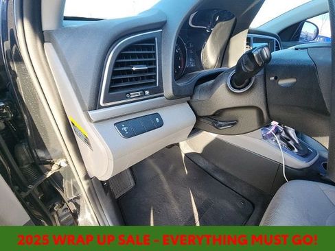 Used 2018 Hyundai Elantra SE w/ SE Connectivity Package 04 image 18