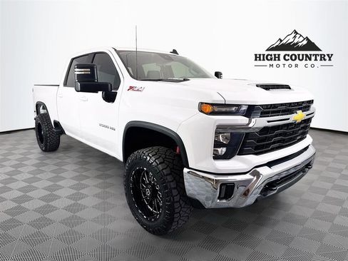 Used 2024 Chevrolet Silverado 2500 LT w/ Convenience Package AWD/4WD image 1