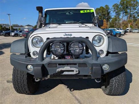 Certified 2015 Jeep Wrangler Unlimited Rubicon w/ Dual Top Group image 9