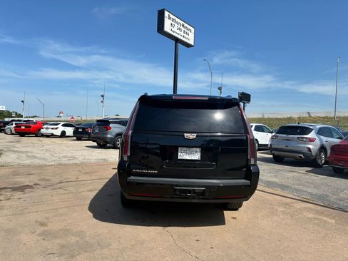 Used 2019 Cadillac Escalade ESV Premium Luxury w/ Escalade Sport Edition image 7