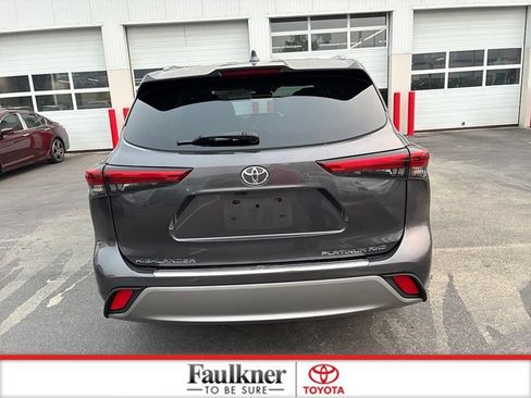 Used 2021 Toyota Highlander Platinum AWD/4WD image 10