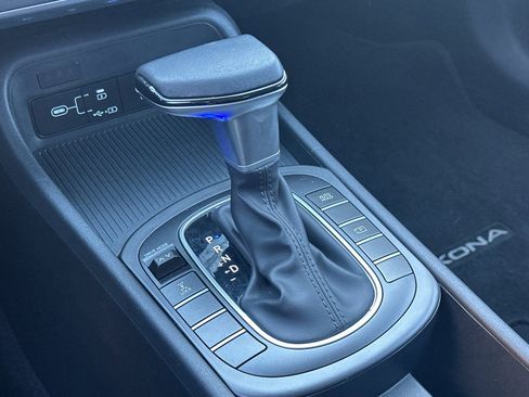 Certified 2025 Hyundai Kona SEL image 23