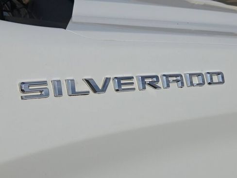 Used 2022 Chevrolet Silverado 1500 LT AWD/4WD image 16