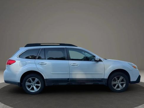 Used 2013 Subaru Outback 3.6R Limited w/ Moonroof Pkg AWD/4WD image 4