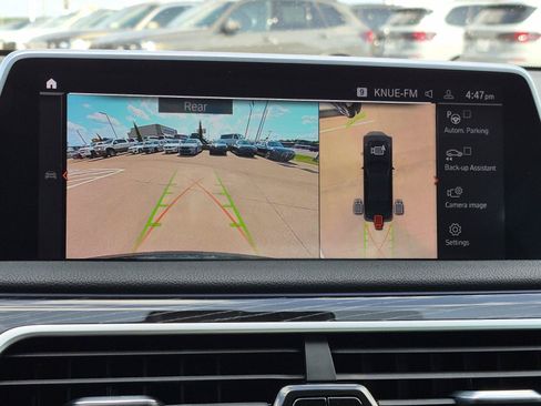 Used 2022 BMW 740i w/ Premium Package RWD image 30