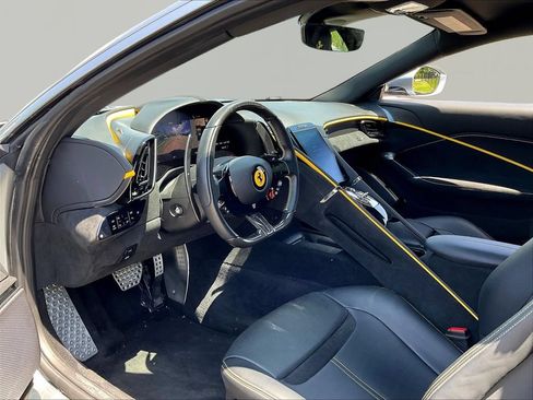 Used 2023 Ferrari Roma RWD image 20