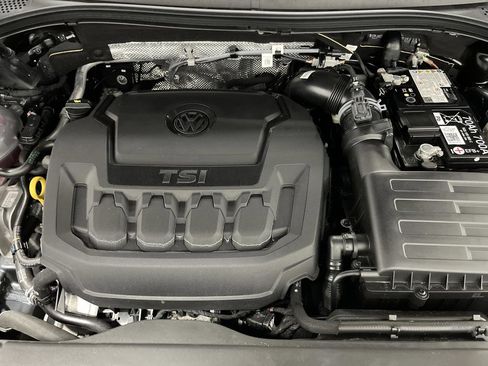 Used 2024 Volkswagen Tiguan SEL R-Line image 37