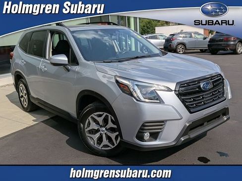 Used 2023 Subaru Forester Premium AWD/4WD image 1