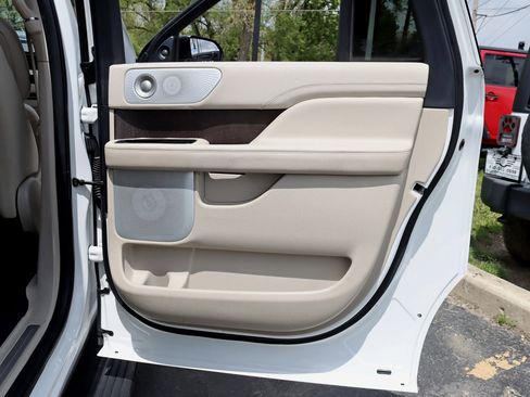 Used 2020 Lincoln Navigator L Reserve w/ Luxury Package AWD/4WD image 42