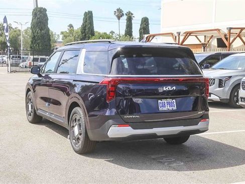 New 2026 Kia Carnival EX image 7
