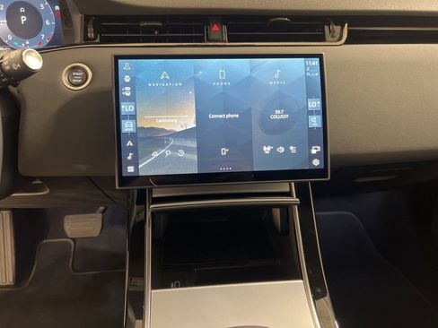 Used 2025 Land Rover Range Rover Evoque S image 16