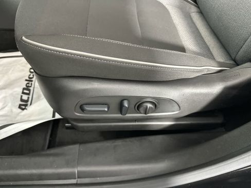 Used 2024 Chevrolet TrailBlazer LT w/ Convenience Package AWD/4WD image 19