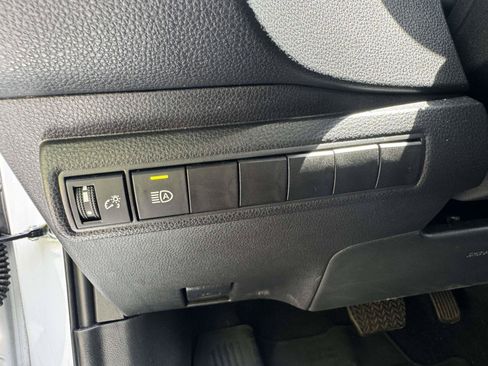 Used 2025 Toyota Corolla SE w/ SE Premium Package FWD image 20