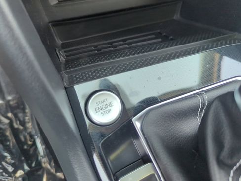 New 2025 Volkswagen Taos SE image 28