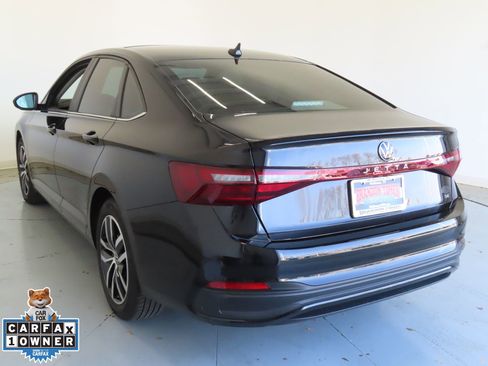 Used 2025 Volkswagen Jetta SE image 7