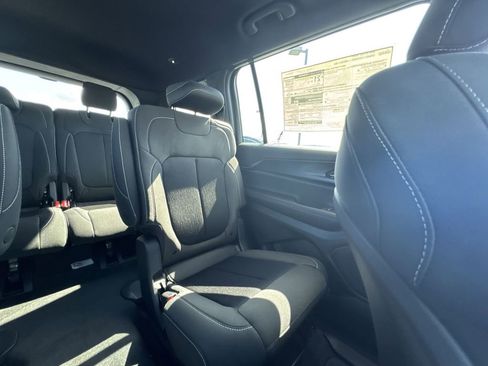 New 2025 Jeep Grand Cherokee L Laredo image 14