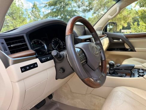 Used 2018 Lexus LX 570 4WD w/ Luxury Package image 22