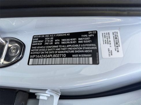 Used 2023 Porsche Macan image 31