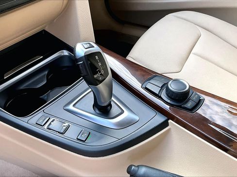 Used 2015 BMW 328i Sedan RWD image 17