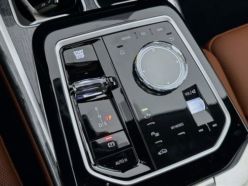 New 2025 BMW 740i w/ Executive Package image 15