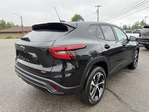 Used 2024 Chevrolet Trax RS w/ Driver Confidence Package image 4