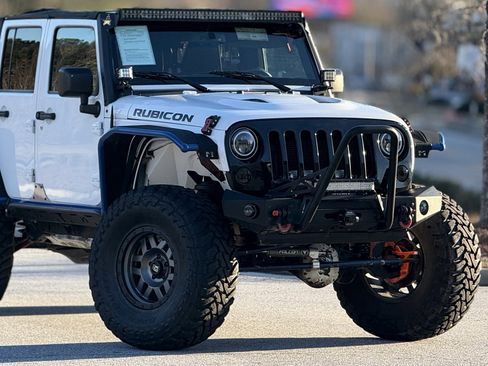 Used 2015 Jeep Wrangler Unlimited Rubicon image 44