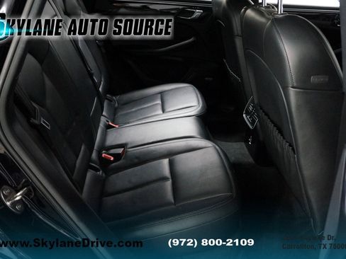 Used 2018 Porsche Macan Sport Edition image 32