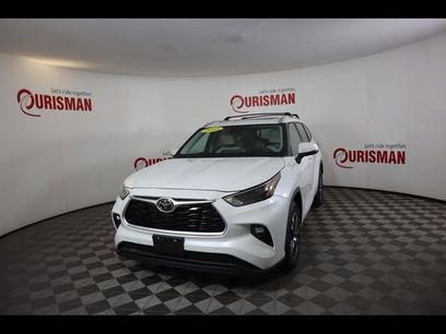 Used 2023 Toyota Highlander XLE