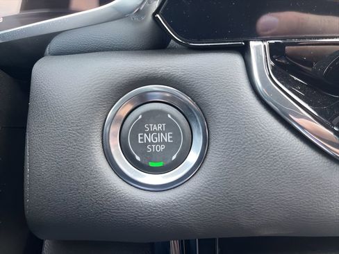 New 2025 GMC Canyon Elevation w/ Convenience Package image 24