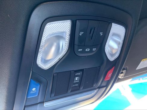 Used 2022 RAM 1500 Big Horn AWD/4WD image 35