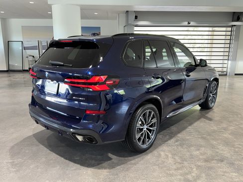 New 2026 BMW X5 xDrive40i w/ M Sport Package AWD/4WD image 8
