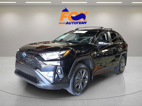 Certified 2024 Toyota RAV4 XLE Premium image 3