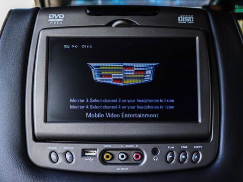 Used 2017 Cadillac Escalade Platinum image 33