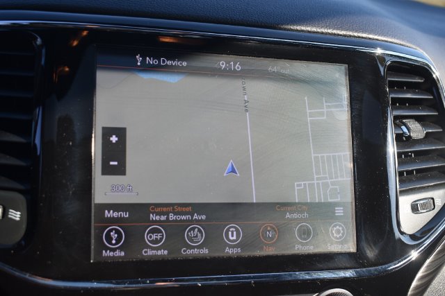 Used 2020 Jeep Grand Cherokee Altitude AWD/4WD image 31