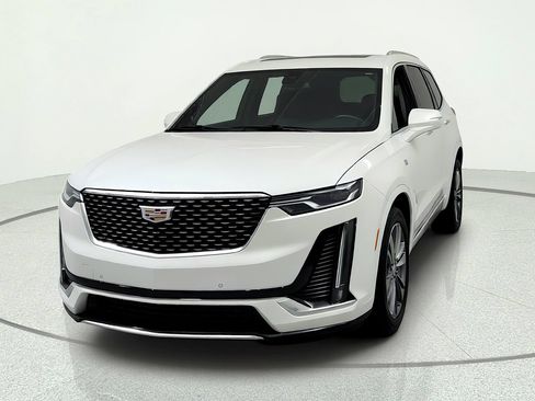 Used 2024 Cadillac XT6 Premium Luxury w/ LPO, Floor Liner Package AWD/4WD image 8