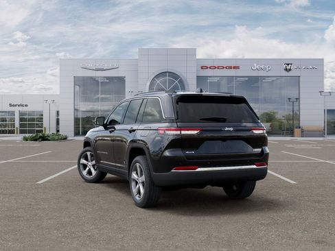 New 2026 Jeep Grand Cherokee Limited w/ Luxury Tech Group II AWD/4WD image 3