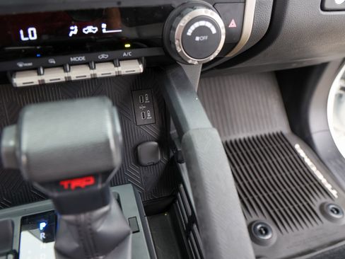 Certified 2024 Toyota Tacoma TRD Off-Road AWD/4WD image 25