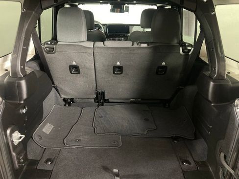 Used 2025 Jeep Wrangler Sport S image 22