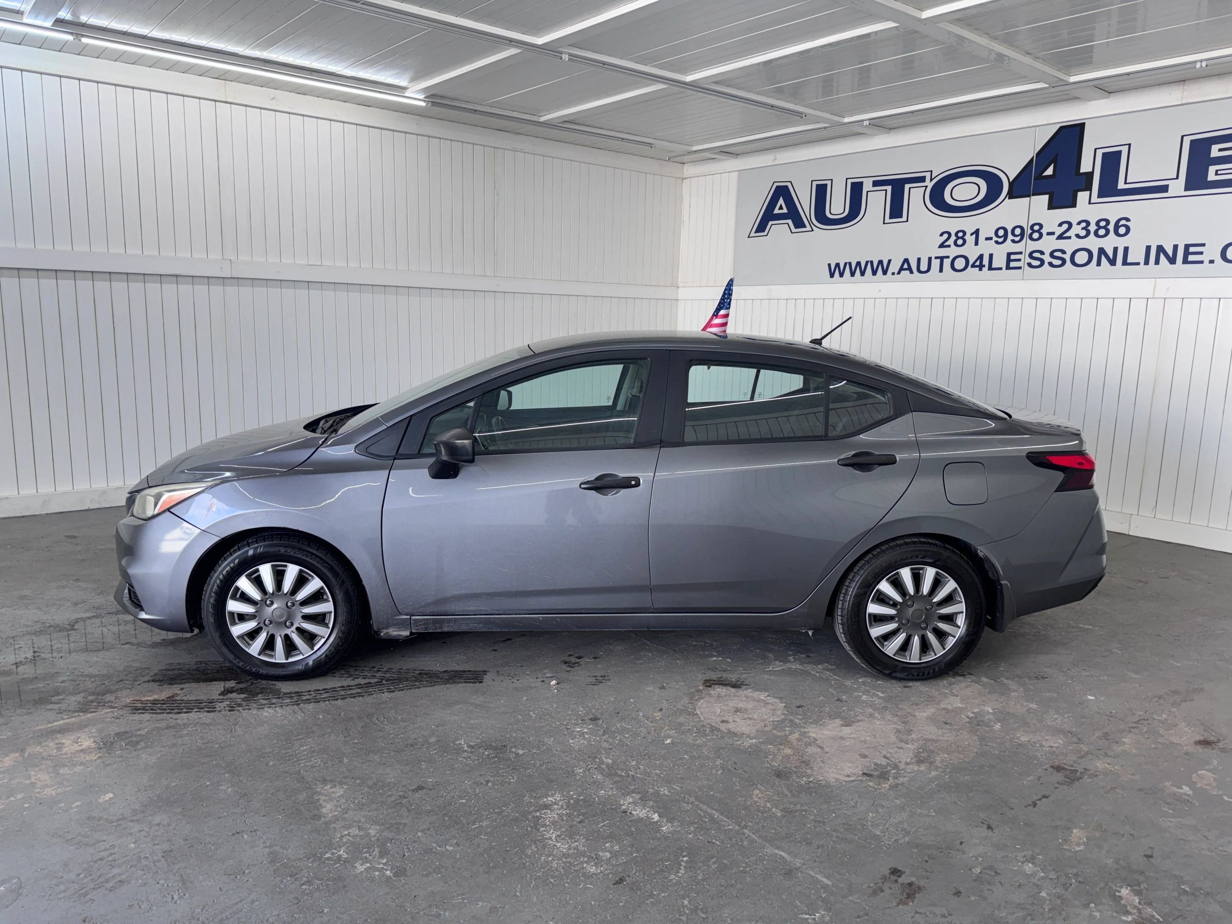 Used 2021 Nissan Versa S FWD image 8
