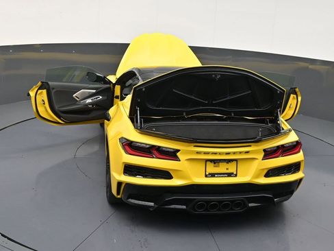 Used 2025 Chevrolet Corvette Z06 RWD image 32
