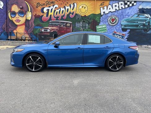 Used 2018 Toyota Camry XSE image 2