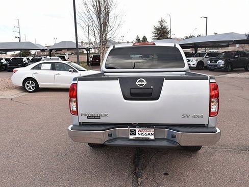Used 2012 Nissan Frontier SV image 8
